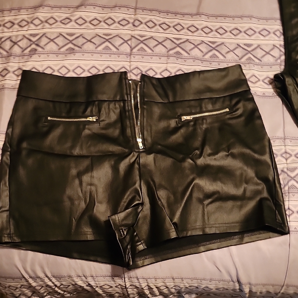 Black Faux Leather Women’s Shorts with Front Zip